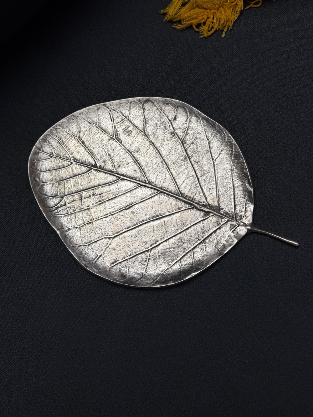 Michael Aram Botanical Leaf Tray Natural Design Silver Tone Tray 7.5”W x 10.75”L